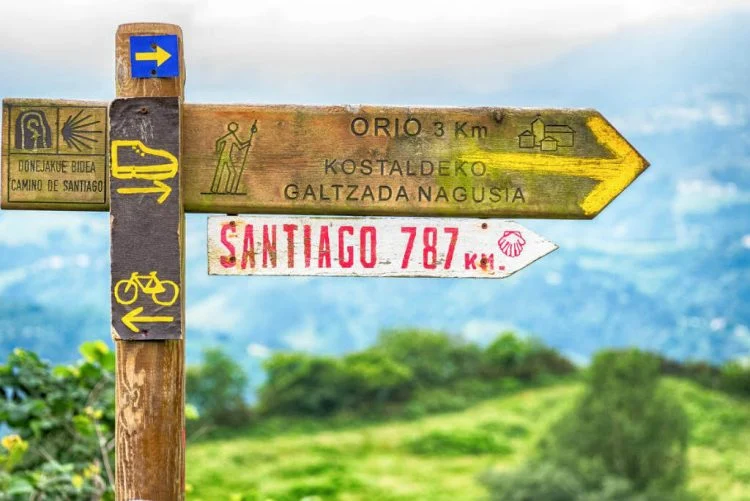 Recorren el Camino de Santiago embarazados
