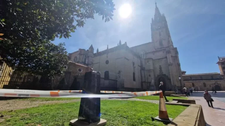 Nuevo mojón del Camino en la Catedral de Oviedo
