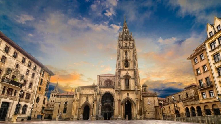 Los caminos a la catedral de Oviedo