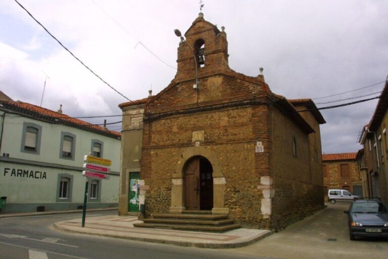 Descubre la Historia en el Camino: 19 Templos de León