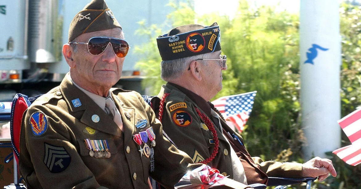 1280px us navy 030707 n 2976h 004 veterans from the city of oak harbor washington remember their heroes during an independence day parade