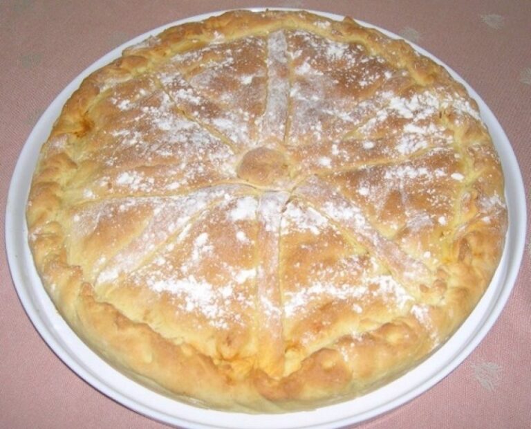 La Empanada Gallega: Más que un plato, un emblema cultural y peregrino