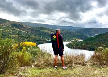 Álvaro Lazaga, un Peregrino de Récord: 50.000 Kilómetros a Pie hacia Santiago 1 Álvaro Lazaga, un Peregrino de Récord: 50.000 Kilómetros a Pie hacia Santiago