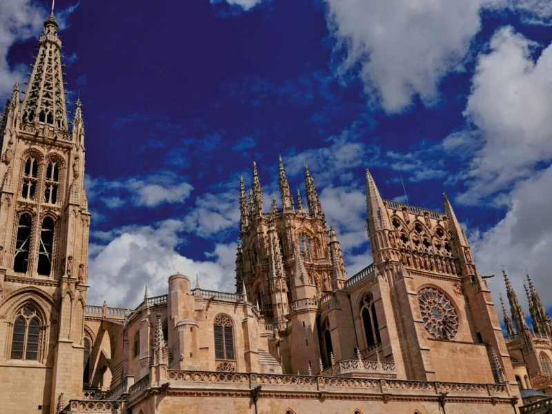 La Cattedrale di Burgos affascina visitatori e pellegrini