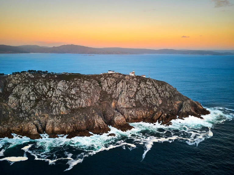 Camí Fisterra-Muxia: la ruta sagrada on el camí es fon amb l'oceà