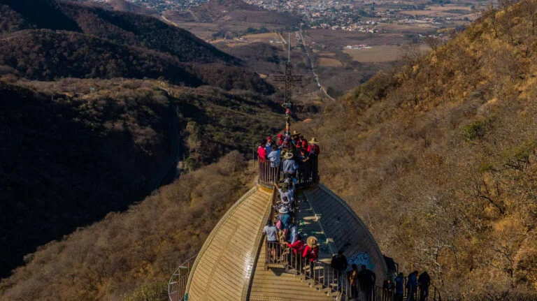 Auxilian a peregrinas en la Ruta del Peregrino