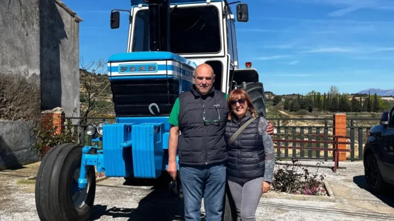 Ni a pie ni en bici… ¡en tractor! El Camino más inesperado