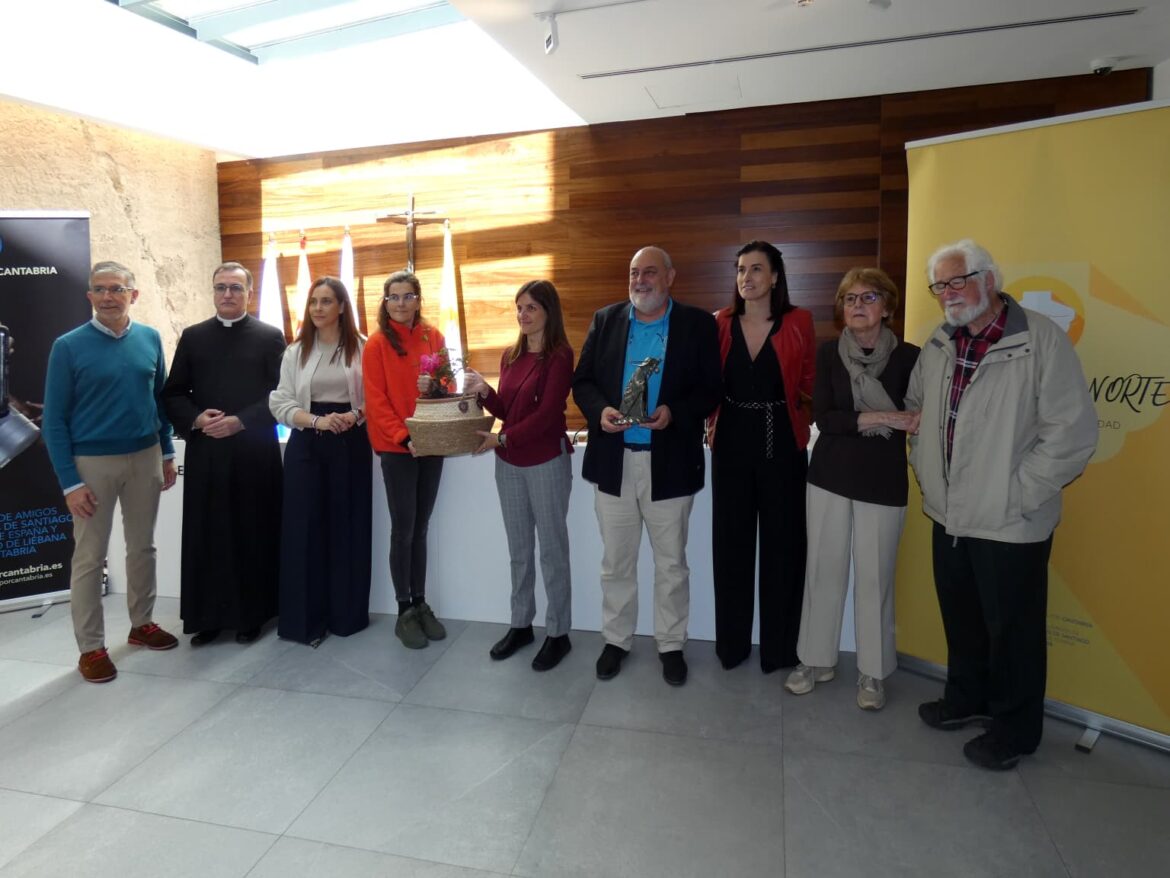 ENTREGA DE ESCULTURA 