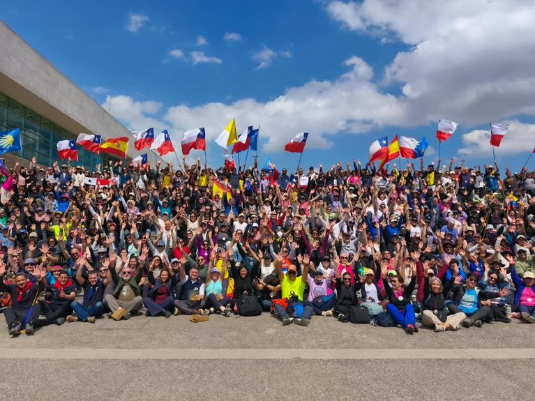 More than a thousand pilgrims from 17 countries travel the Via de los Andes