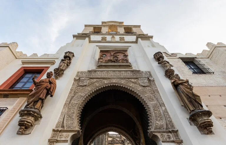 Sevilla ya cuenta con un monolito