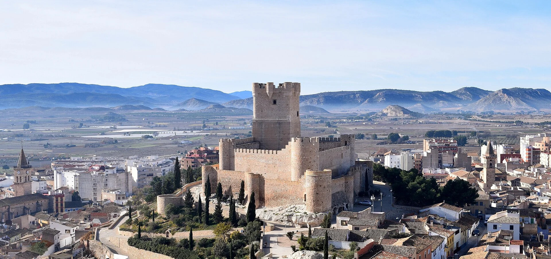 Château d'Atalaya sur la ville de Villena (Alicante)