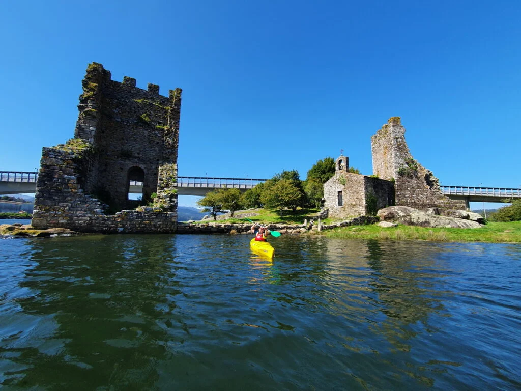 The Camino can also be navigated: from Vilanova to Santiago by kayak
