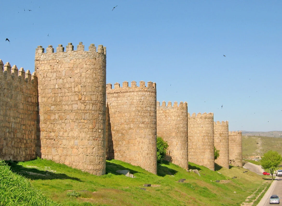 Torres y lienzo de la muralla de Ávila
